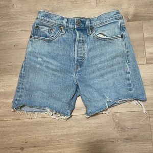 Size small Levi’s 501